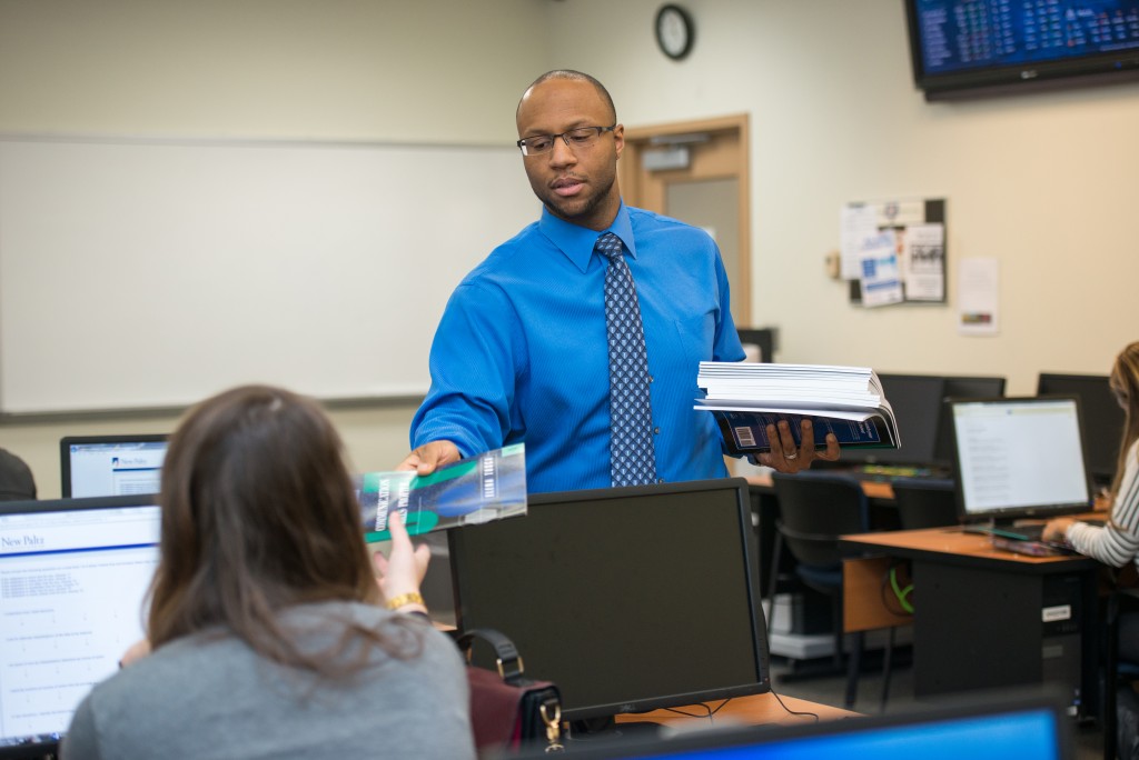 20150210-1_Hines Aaron and students_0174