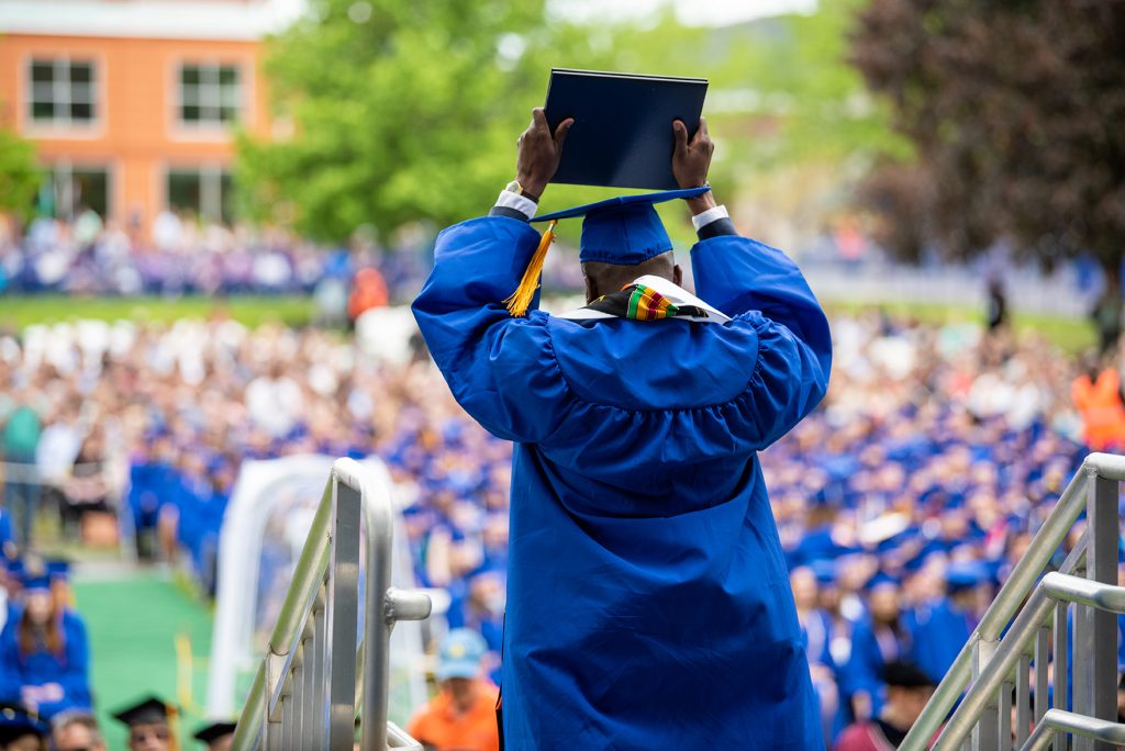 Sunday Commencement Ceremony honors new graduates in business, arts